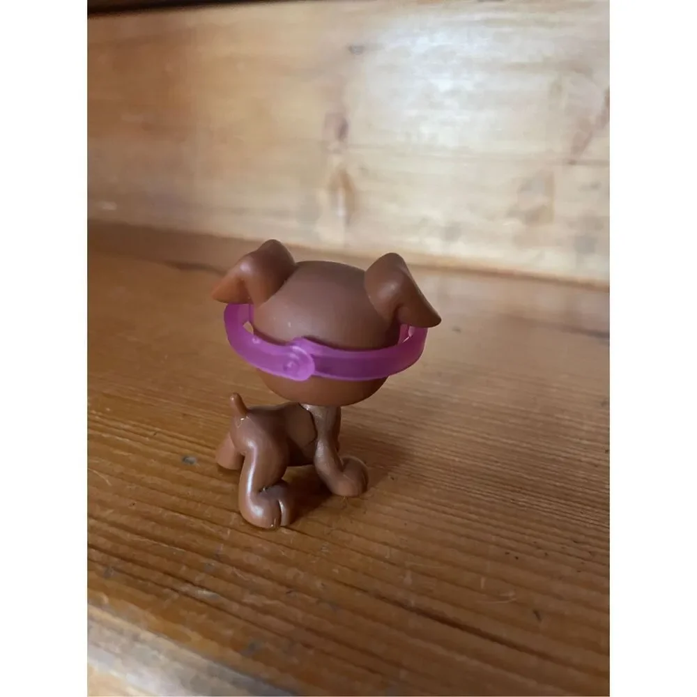 Hasbro Littlest Pet Shop (LPS) Boxer dog figure, #083